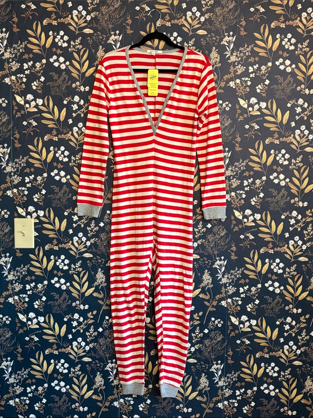 NWT Theo + Leigh Candy Cane Striped Red and White Kids Size XS